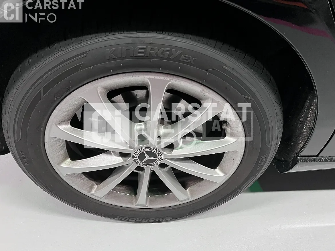 Photo 2 of 12: 2019 Mercedes-Benz A220 — Korean insurance auction