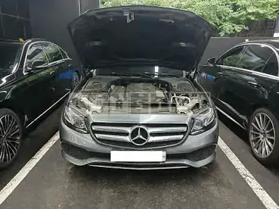 Photo 1 of 33: 2017 Mercedes-Benz E 300 — Korean insurance auction