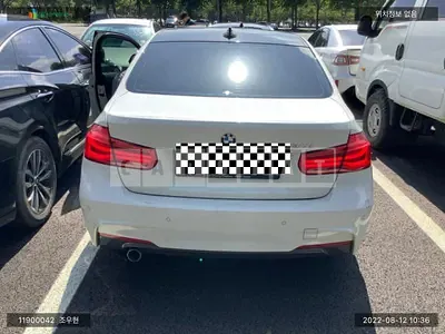 Photo 1 of 6: 2018 BMW 320i, VIN WBA8A9102JAE92092 — Korean insurance auction