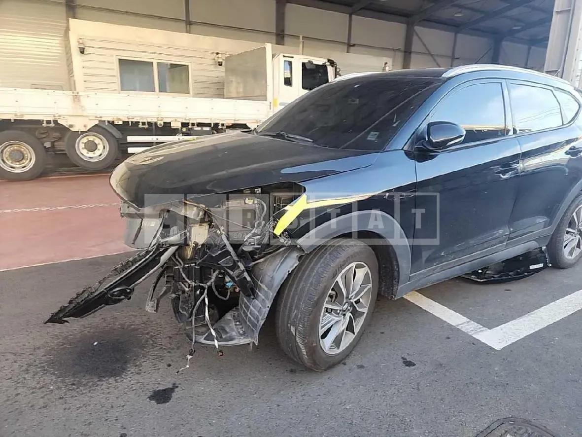 Photo 2 of 14: 2017 Hyundai Tucson TL, VIN KMHJ381ABJU514483 — Korean insurance auction