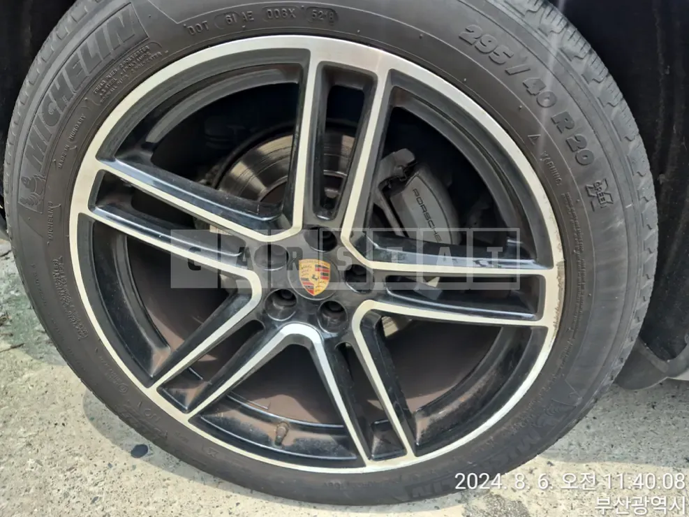 Photo 2 of 50: 2019 Porsche Macan S — Korean insurance auction