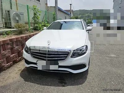 Photo 1 of 19: 2019 Mercedes-Benz E300 4Matic — Korean insurance auction
