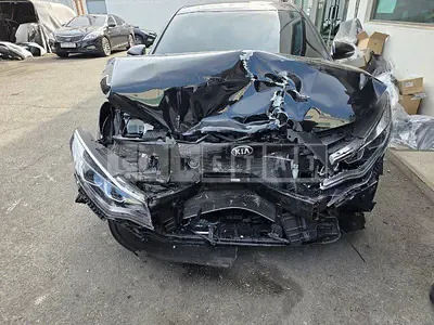 Photo 1 of 35: 2019 Kia K5, VIN KNAGU411BKA321952 — Korean insurance auction