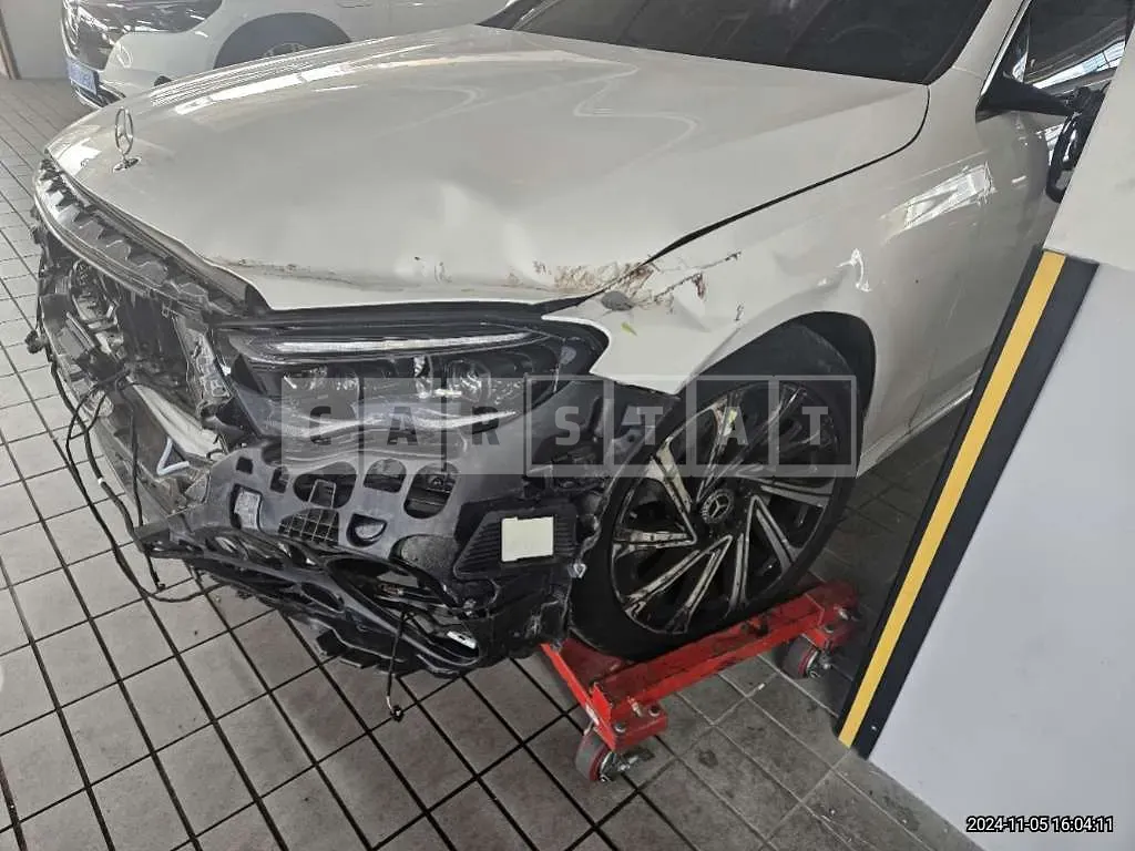 Photo 2 of 27: 2024 Mercedes-Benz E 300 4Matic — Korean insurance auction