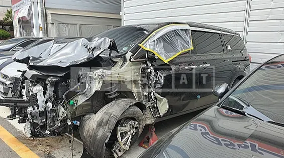Photo 2 of 10: 2020 Kia Carnival (Diesel, 9 -Seater), VIN KNAMC81ABLS638749 — Korean insurance auction