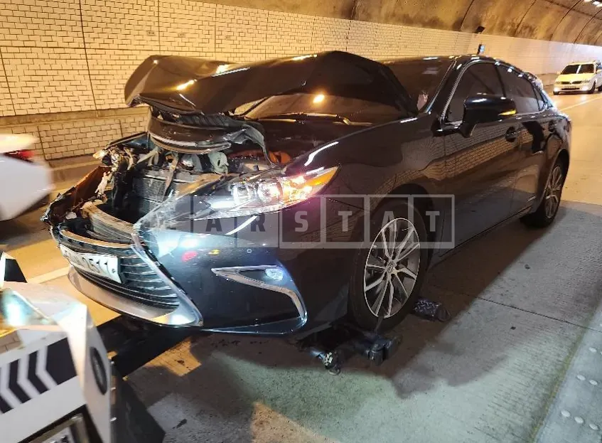 Photo 2 of 20: 2017 Lexus ES300h, VIN JTHBW1GG9H2165432 — Korean insurance auction