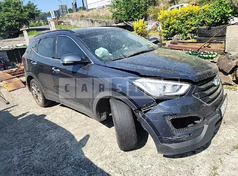 Photo 2 of 11: 2015 Hyundai Santa Fe — Korean insurance auction