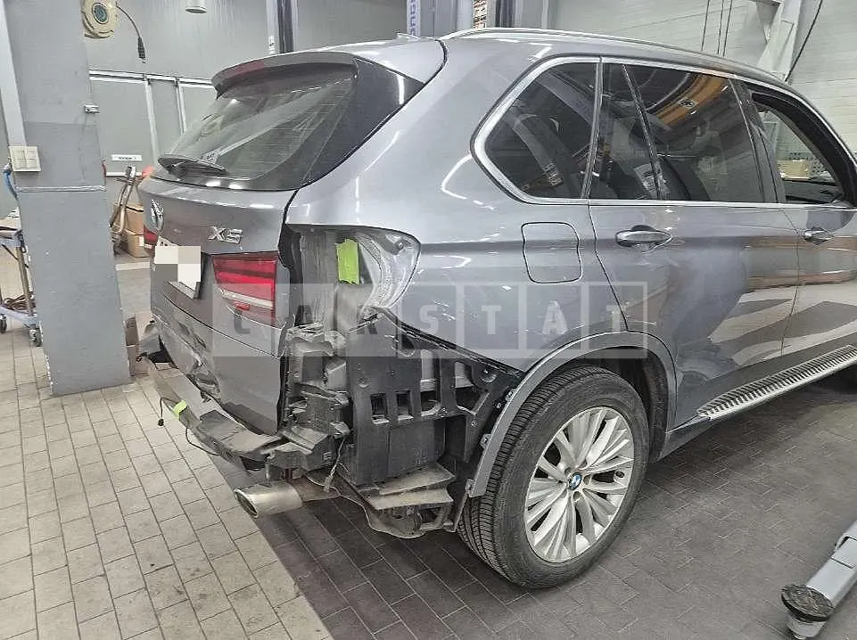 Photo 2 of 10: 2016 BMW X5 xDrive30d — Korean insurance auction