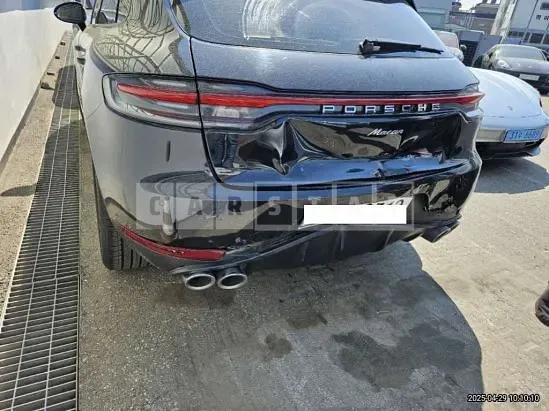 Photo 2 of 50: 2019 Porsche Macan — Korean insurance auction