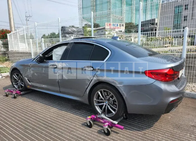 Photo 2 of 5: 2018 BMW 520d, VIN WBAJC3104JDB91136 — Korean insurance auction