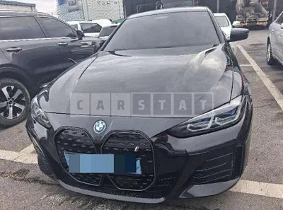 Photo 1 of 11: 2022 BMW i4 eDrive40 — Korean insurance auction