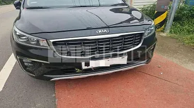 Photo 1 of 11: 2018 Kia Carnivals — Korean insurance auction