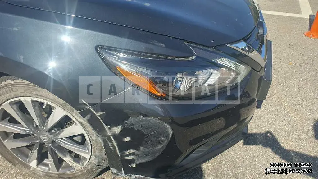 Photo 2 of 13: 2017 Nissan Altima 2.5, VIN 1N4AL3AP8HC215067 — Korean insurance auction