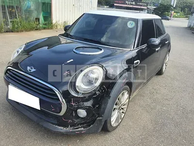 2017 MINI MINI COOPER D FIVE-DOOR