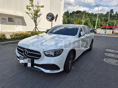 Photo 1 of 11: 2021 Mercedes-Benz E350 4Matic — Korean insurance auction