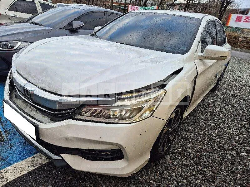 Photo 2 of 22: 2017 Honda Accord 2.4, VIN 1HGCR2680HA512902 — Korean insurance auction