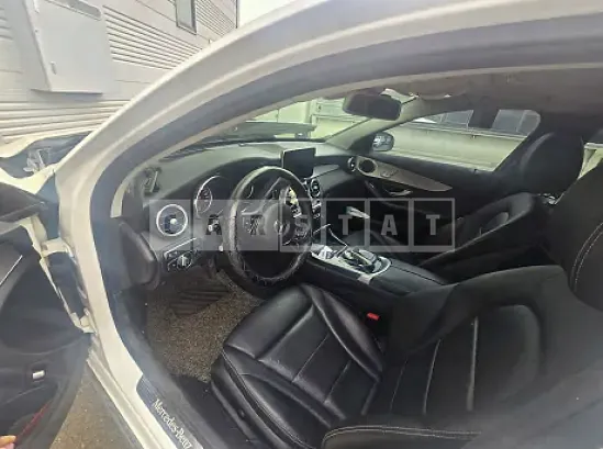 Photo 2 of 9: 2017 Mercedes-Benz C 200 — Korean insurance auction