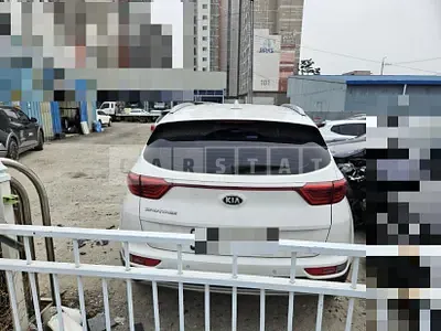 Photo 1 of 15: 2017 Kia Sportage 2.0 — Korean insurance auction