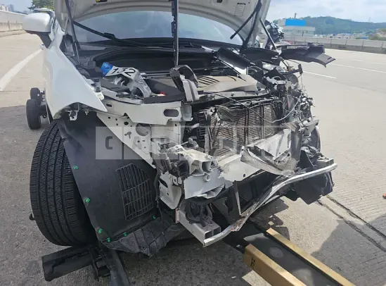Photo 2 of 8: 2022 Volvo XC60B5 AWD — Korean insurance auction