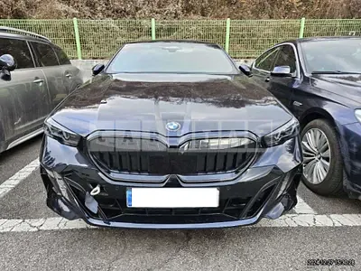 Photo 1 of 37: 2024 BMW 520i — Korean insurance auction