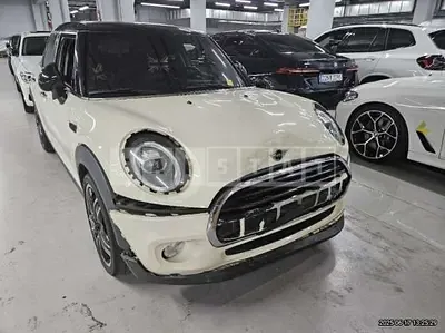 Photo 1 of 17: 2019 MINI Cooper Five-Door, VIN WMWXU1106K2H34110 — Korean insurance auction