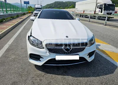Photo 1 of 23: 2020 Mercedes-Benz E220d Coupe — Korean insurance auction