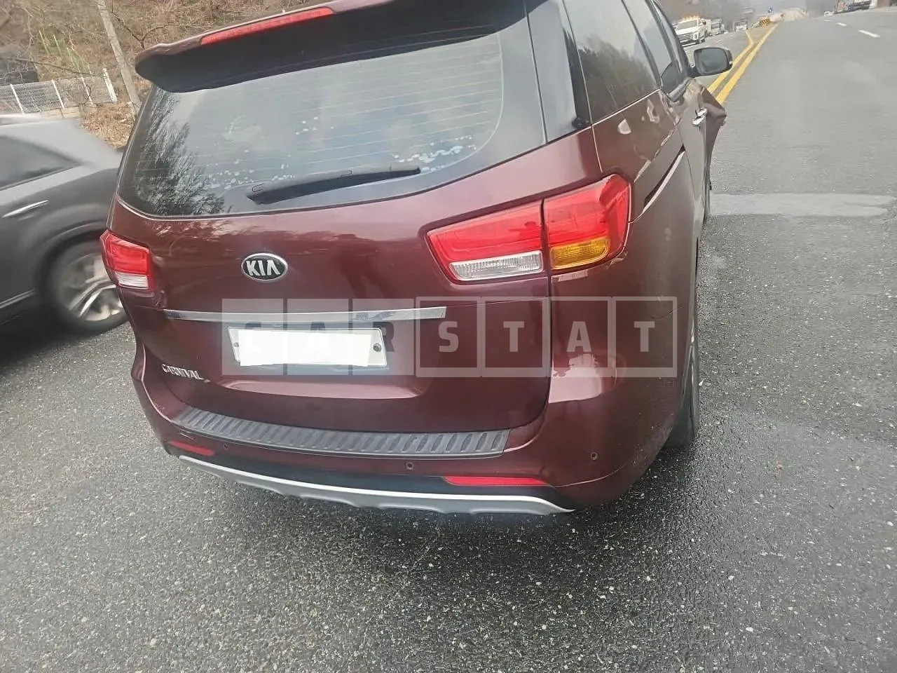 Photo 2 of 10: 2015 Kia Carnival 2.2 (Diesel, 9 Seater), VIN KNAME81ABFS081226 — Korean insurance auction
