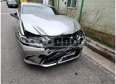 Photo 1 of 28: 2019 Lexus ES300h — Korean insurance auction