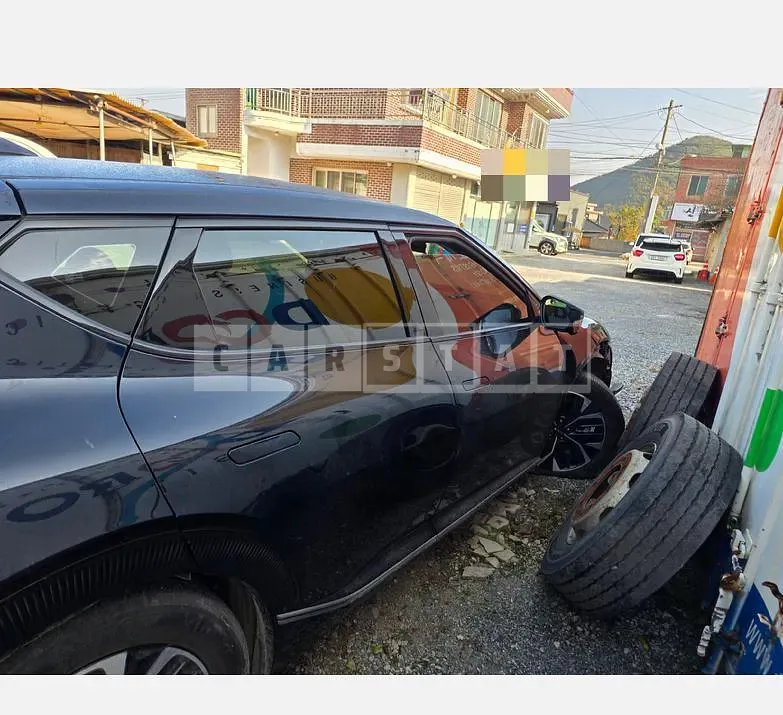 Photo 2 of 20: 2022 Kia EV6 Long Range Earth Electric Car — Korean insurance auction