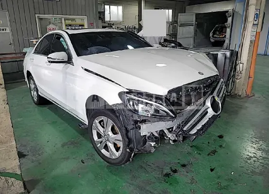 Photo 2 of 15: 2017 Mercedes-Benz C220d 4Matic, VIN WDDWF0FB6HR209161 — Korean insurance auction