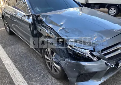 Photo 1 of 17: 2019 Mercedes-Benz C220 d, VIN WDDWF1EB0KR503041 — Korean insurance auction