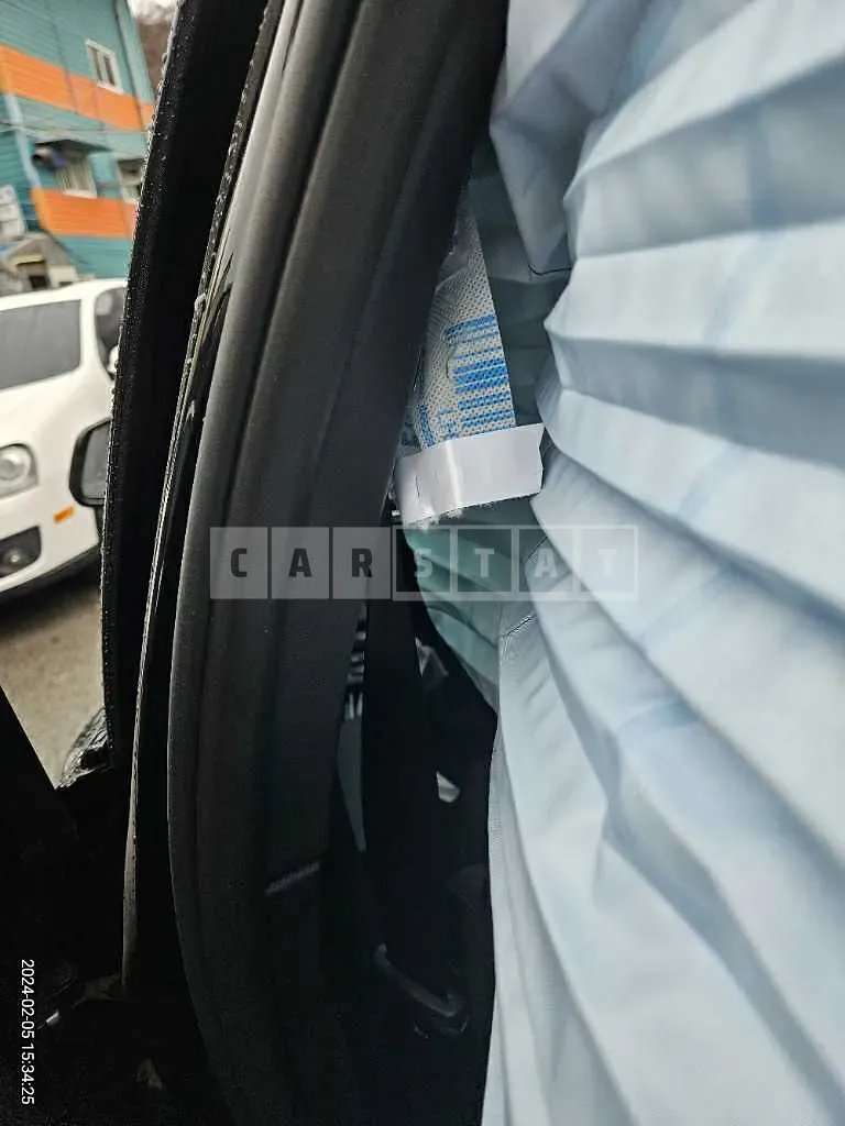 Photo 2 of 34: 2023 BMW 120i, VIN WBA7L7108P7M43184 — Korean insurance auction