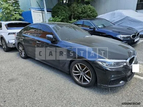Photo 2 of 15: 2017 BMW 520d xDrive — Korean insurance auction
