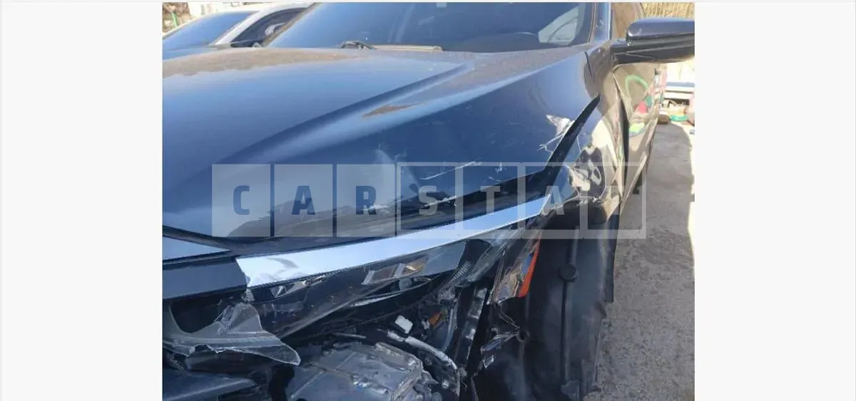 Photo 2 of 18: 2018 Honda Civic 4d, VIN 19XFC2670JE300078 — Korean insurance auction