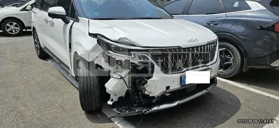 Photo 2 of 50: 2023 Kia Carnival — Korean insurance auction