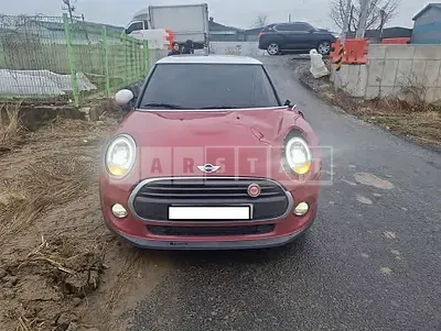 Photo 1 of 26: 2018 MINI Cooper D, VIN WMWXY3105JTE27102 — Korean insurance auction