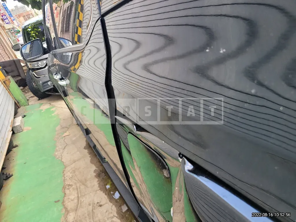 Photo 2 of 50: 2019 Kia Carnival, VIN KNAME81ABKS519962 — Korean insurance auction
