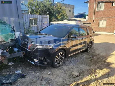 Photo 1 of 13: 2023 Kia Carnival, VIN KNANE81BBPS371137 — Korean insurance auction