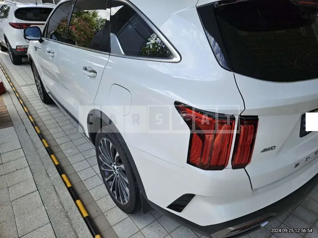 Photo 2 of 12: 2022 Kia Sorento — Korean insurance auction