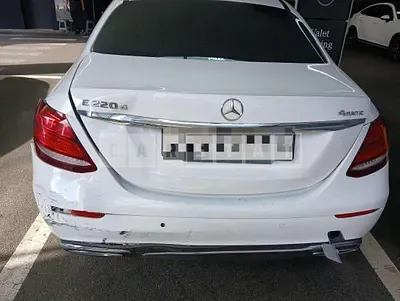 Photo 1 of 9: 2017 Mercedes-Benz E220 d 4Matic — Korean insurance auction