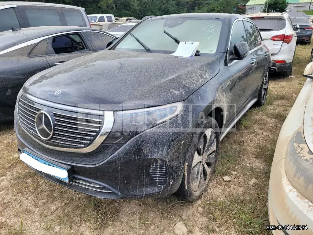 Photo 2 of 15: 2020 Mercedes-Benz EQC 400 4Matic, VIN W1K8P9AB0LF011493 — Korean insurance auction