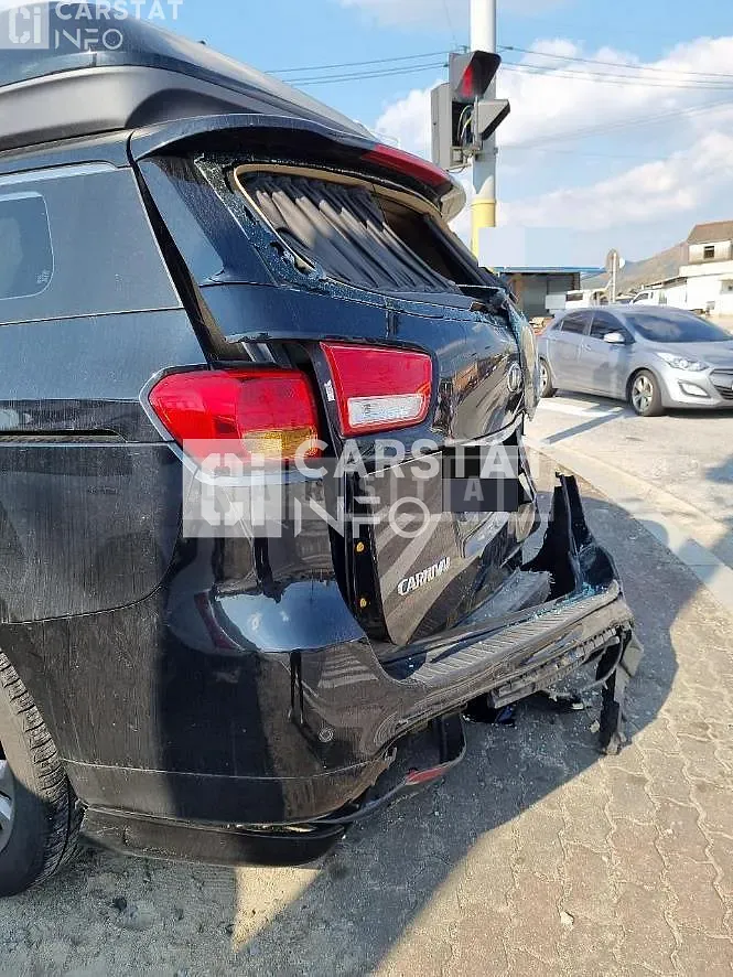 Photo 2 of 9: 2016 Kia Carnival High Limousine, VIN KNAMC81ABGS203456 — Korean insurance auction