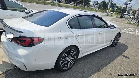 Photo 2 of 9: 2020 BMW 530i M Sport Package — Korean insurance auction