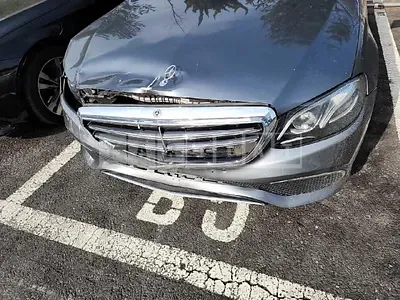 Photo 1 of 38: 2019 Mercedes-Benz E220 d 4Matic, VIN WDDZF0FB4KA621985 — Korean insurance auction