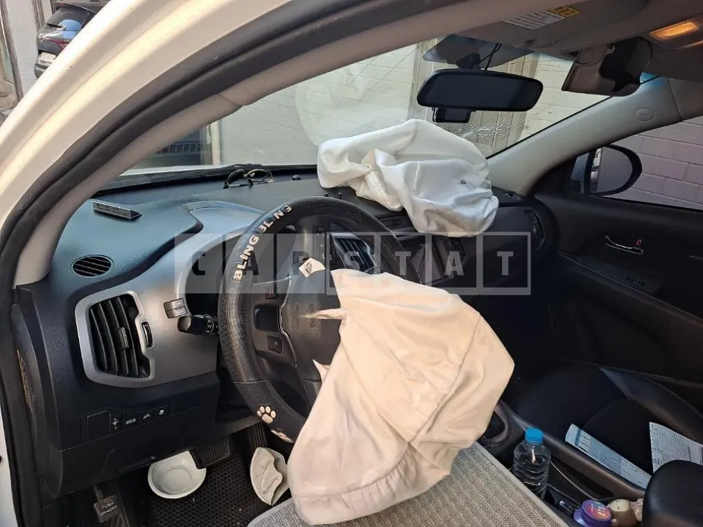 Photo 2 of 8: 2014 Kia Sportage, VIN KNAPC813BFK725193 — Korean insurance auction