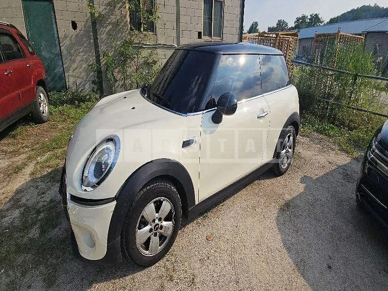 Photo 2 of 12: 2017 MINI Cooper, VIN WMWXP5103J2F93817 — Korean insurance auction