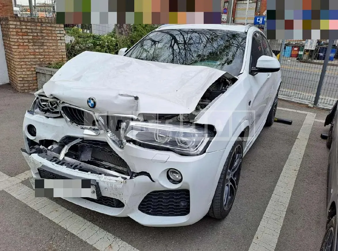 Photo 2 of 23: 2018 BMW X4 xDrive20d, VIN WBAXX1109J0Y50335 — Korean insurance auction