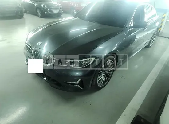 Photo 2 of 39: 2021 BMW 320i — Korean insurance auction