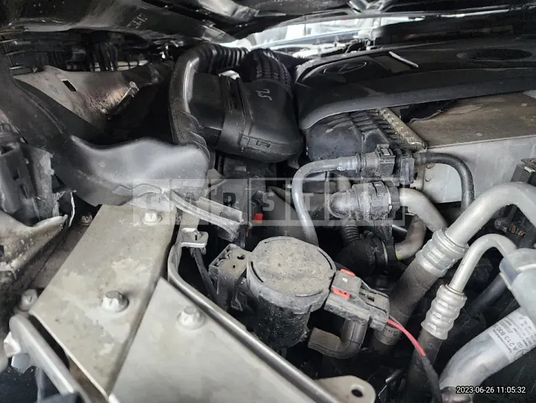 Photo 2 of 28: 2018 Mercedes-Benz E200, VIN WDDZF4CB6JA445726 — Korean insurance auction