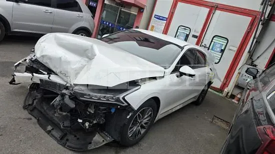 Photo 2 of 18: 2023 Kia K5 — Korean insurance auction